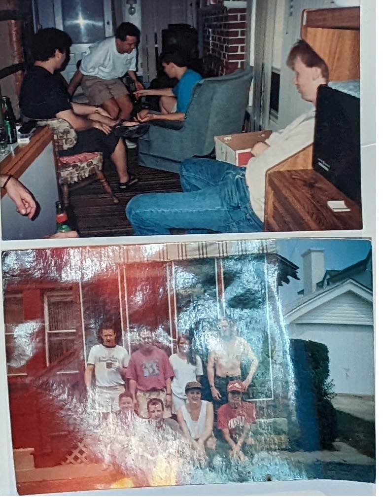 A group of people sitting in a room

Description automatically generated with medium confidence